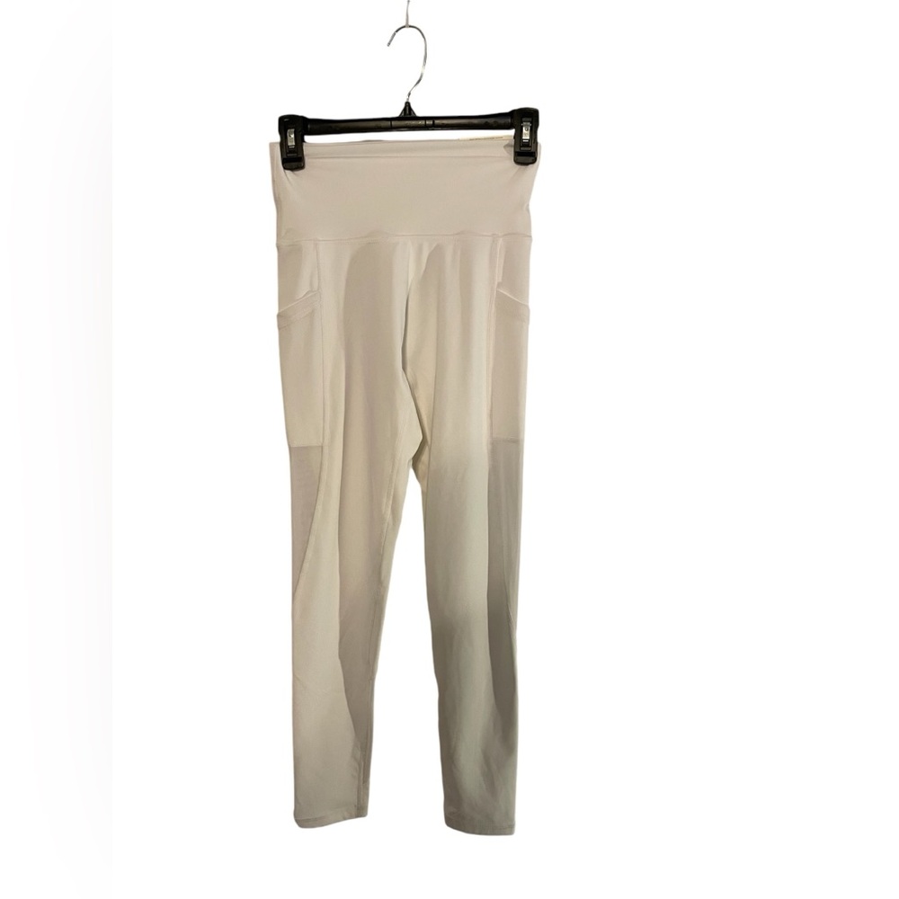 NEW WITH TAGS OFFLINE WOMEN’S HIGH RISE WHITE LEGGINGS SIZE MEDIUM.